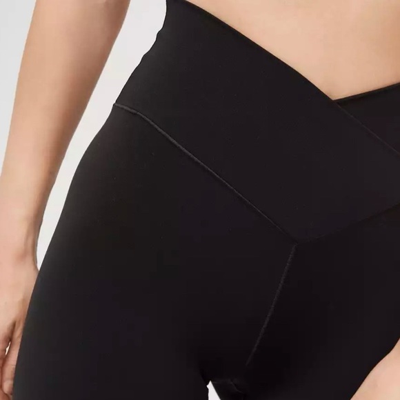 NWT OFFLINE By Aerie Real Me High Waisted Crossover Legging 7/8 - Black XS (2) - Picture 2 of 4
